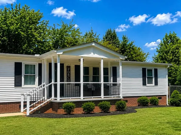 215 Lake Front Rd, Inman, SC 29349