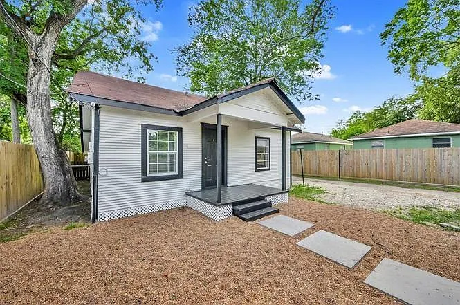 4208 Delhi St — Photo 2