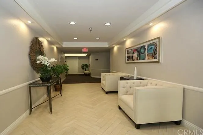 280 Cagney Ln #202 — Photo 4