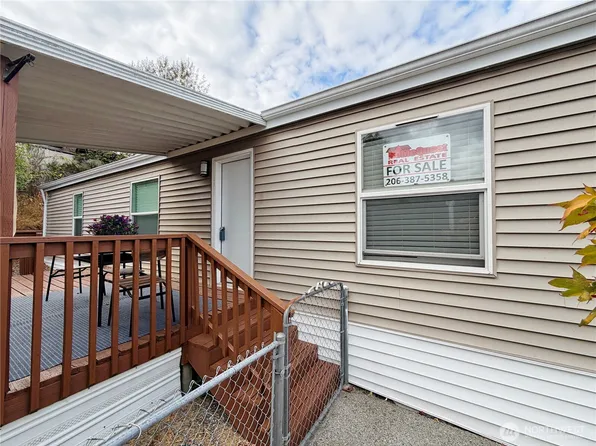 15410 SE 272nd Street #10, Kent, WA 98042