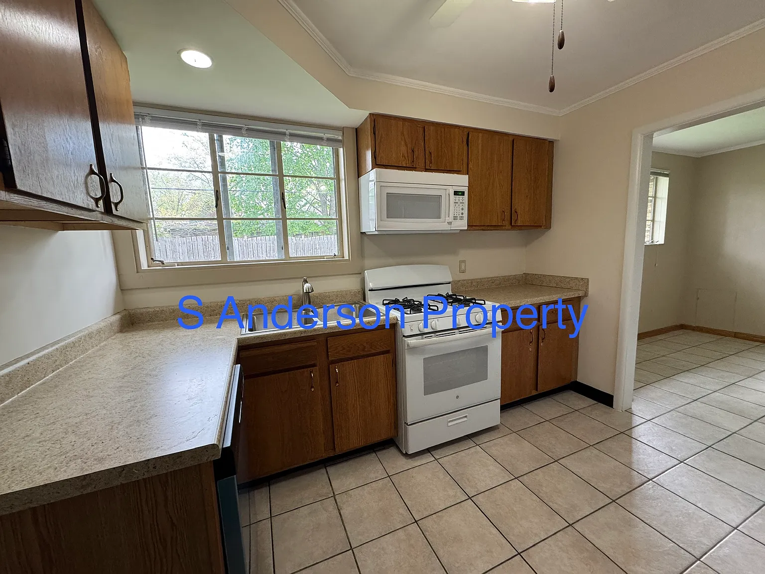 4124 Buckingham Dr — Photo 4