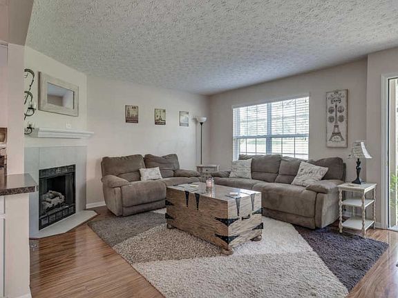 4th image of 3043 Glenloch Cir