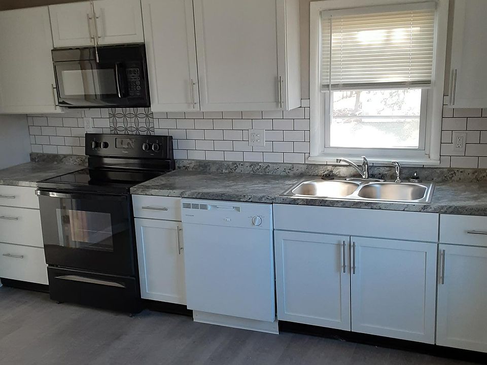 1st image of 303 E Main St APT 4