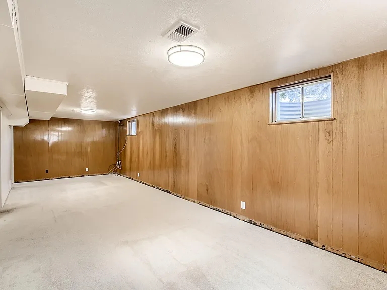 11303 Corona Dr — Photo 16
