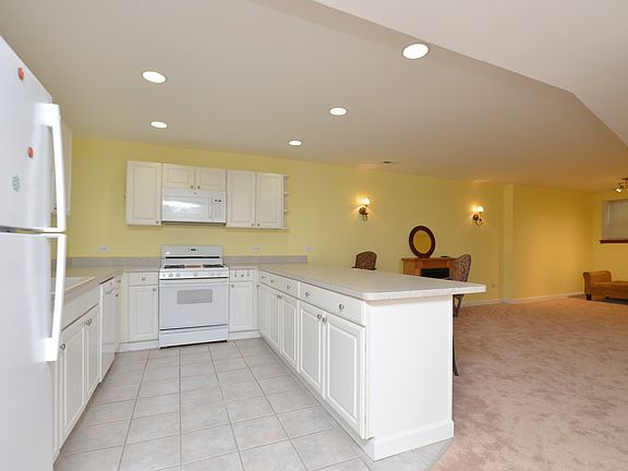 2nd image of 6306 N Wayne Ave #G