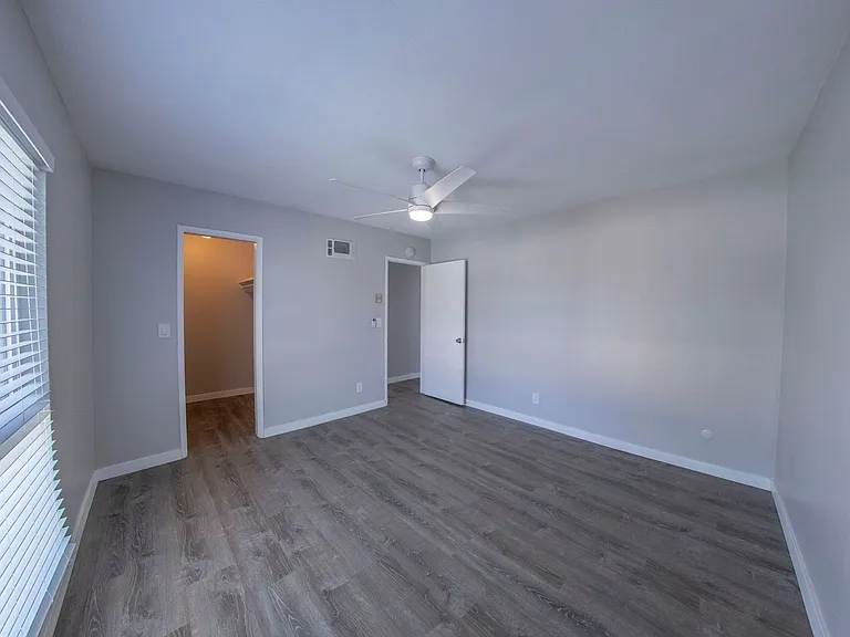 4101 Park Pl Apts — Photo 12