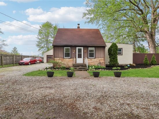 625 Cove Blvd, Akron, OH 44319