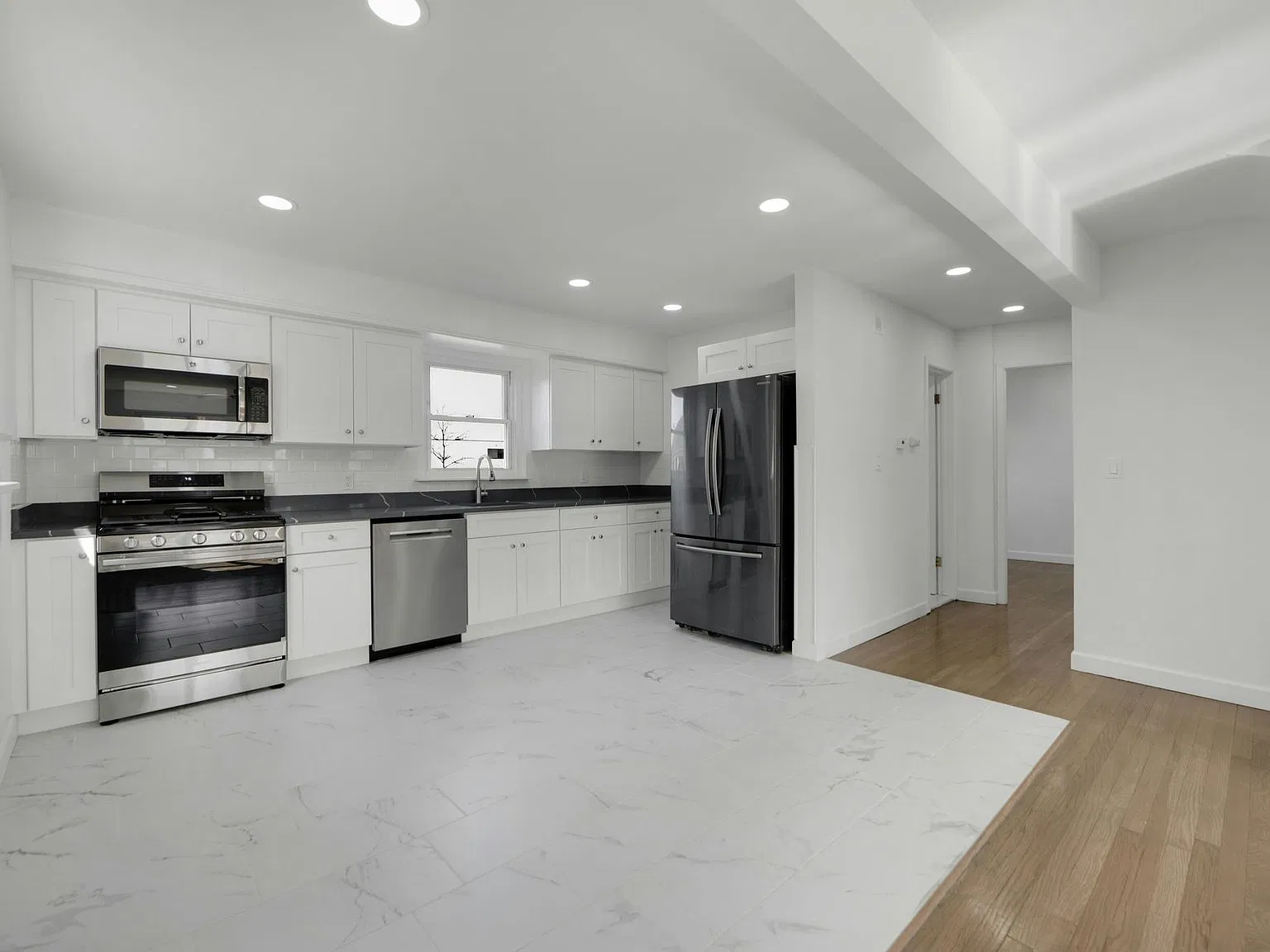 4 bed, $4,500 — Photo 4