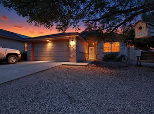 17 Milagro Ct, Los Lunas, NM 87031