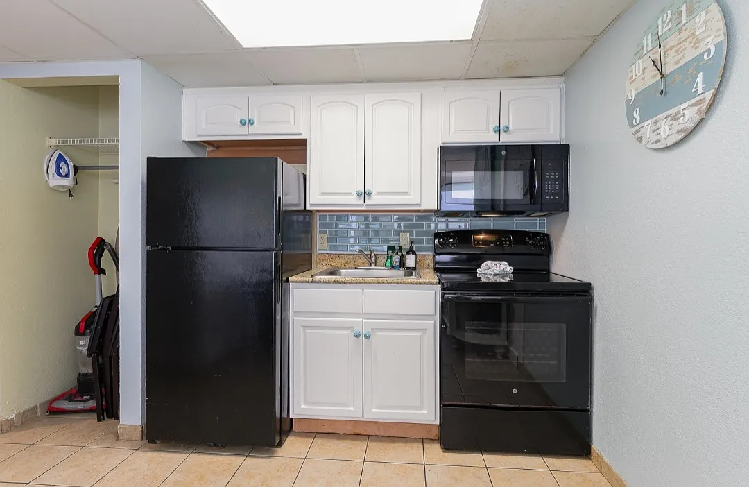 1 bed, 800 sqft, $1,300 — Photo 4