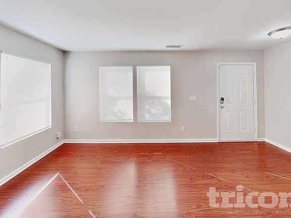 3rd image of 5633 Idlewild Rd N