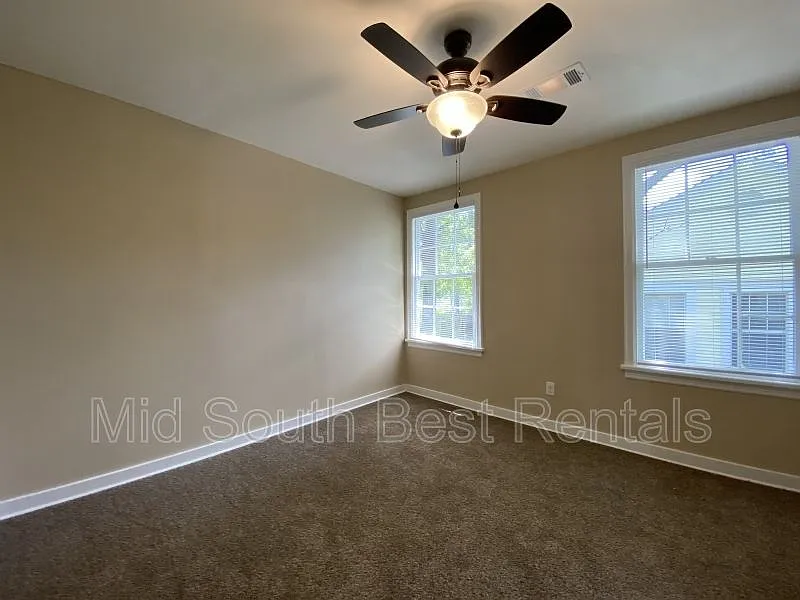 2109 S Taylor St — Photo 4