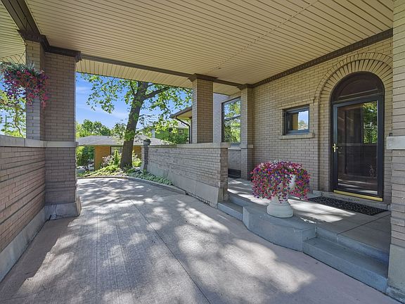 2nd image of 410 Franklin Ave
