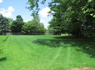 13 Oak Ct, Champaign, IL 61822