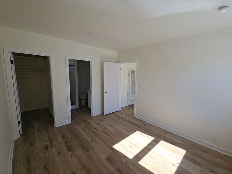 516 G St — Photo 14