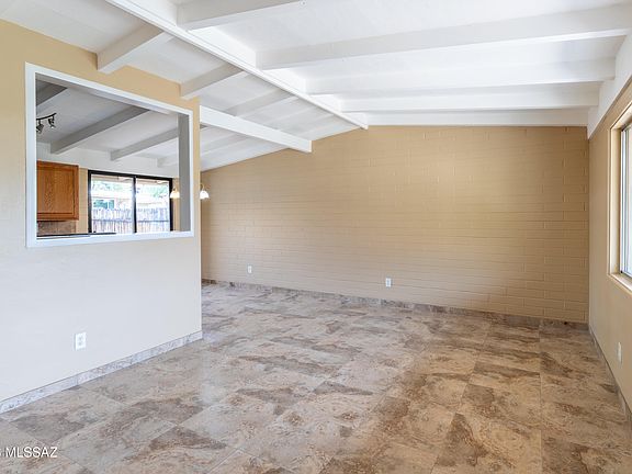 4th image of 5901 N Oracle Rd APT 12