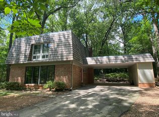 11614 Sourwood Ln, Reston, VA 20191