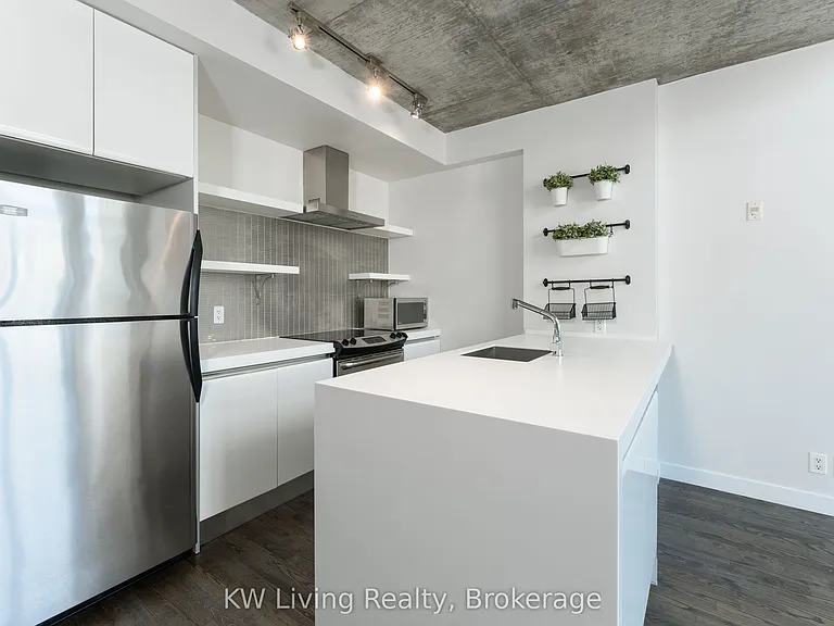 75 Portland St #901 — Photo 3