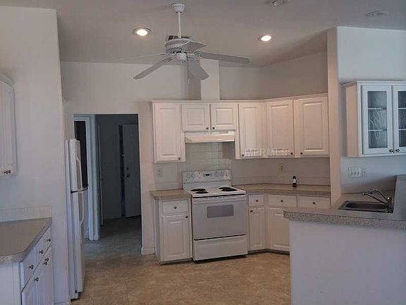 3rd image of 1722 Harbell St