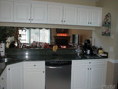 2nd image of 6 Northridge Cir