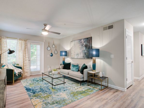 6820 W Hillsborough Ave #8-305