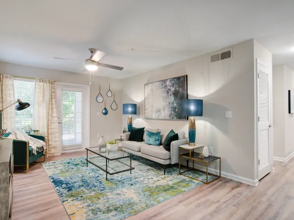 Rocky Creek Apartments