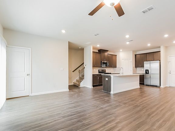 5th image of 1595 Villageside Ct