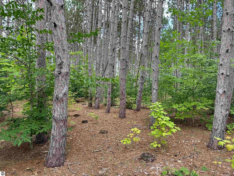 1st image of Vl Pine Air Dr #M/b
