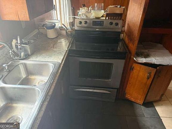 3rd image of 2508 Old Hapeville Rd SW