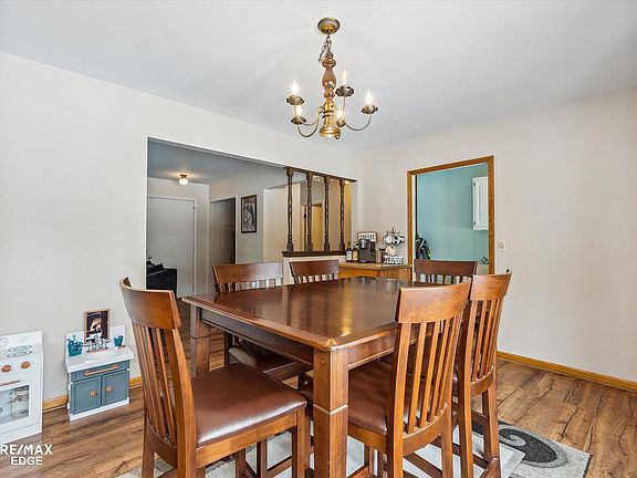 3rd image of 769 Fairview Dr