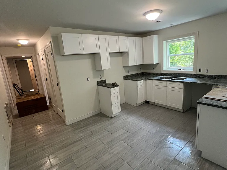 214 Park St — Photo 2