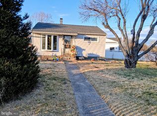 102 Fernglen Ave, Glen Burnie, MD 21061