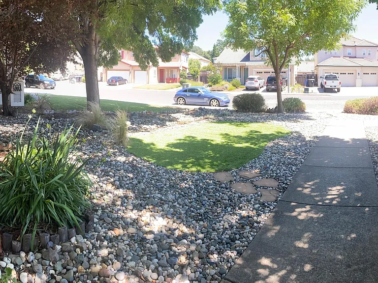 490 Briarwood Dr — Photo 39