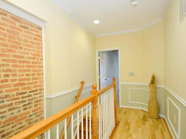 2326 E Fayette St — Photo 6