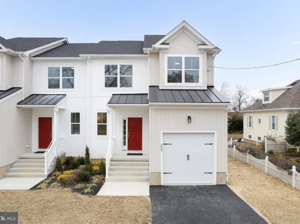 223 Grape St, Hammonton, NJ 08037