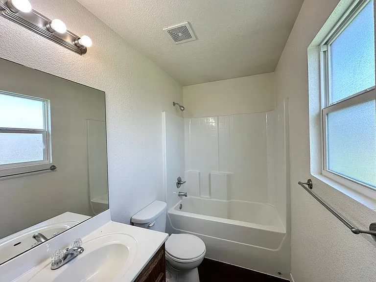3811A John Chisholm Loop — Photo 22