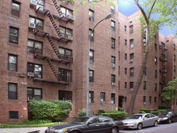 3655 Shore Parkway image 1 of 10