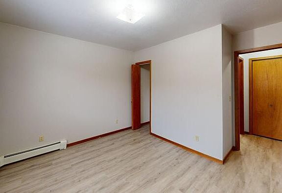 4th image of 1943 E Capitol Ave APT 2