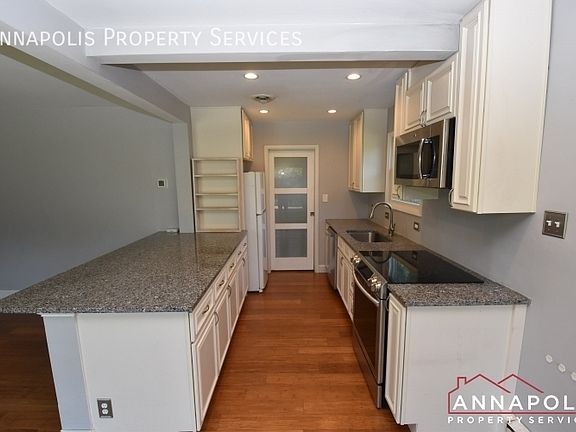 3rd image of 31 Williams Dr