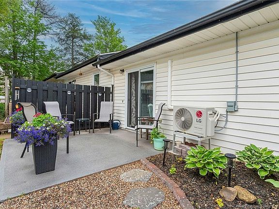 3rd image of 435 Pine Glen Rd #22