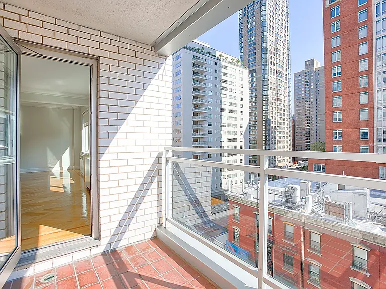 165 E 66th St #3A — Photo 9