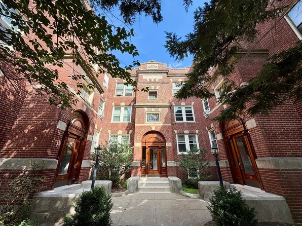 19 Short St APT 6, Brookline, MA 02446