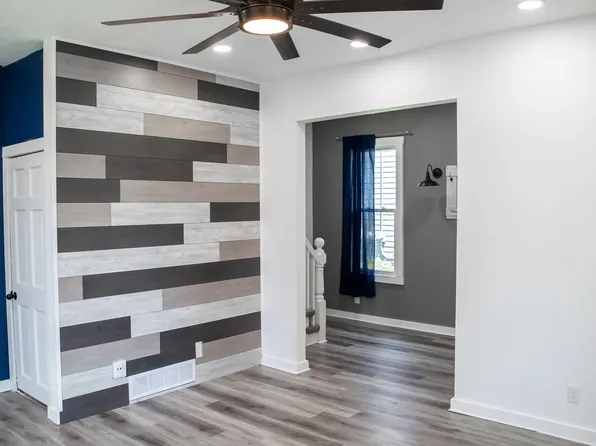 150 Edgewood Ln, West Bend, WI 53095