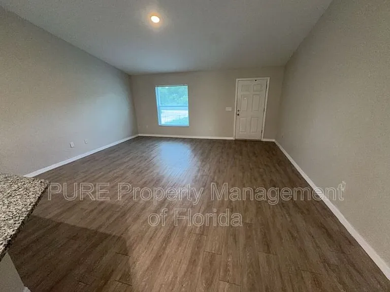 15057 SW 21st Ter — Photo 2