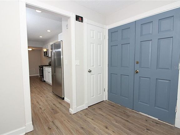 3rd image of 80 Sweetbriar Br