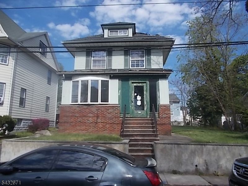1st image of 387 Tower St