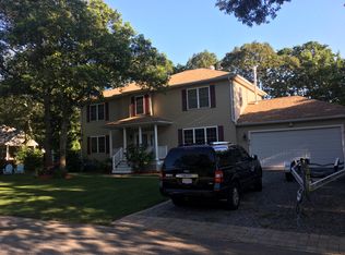 8 Longfellow Rd, East Falmouth, MA 02536