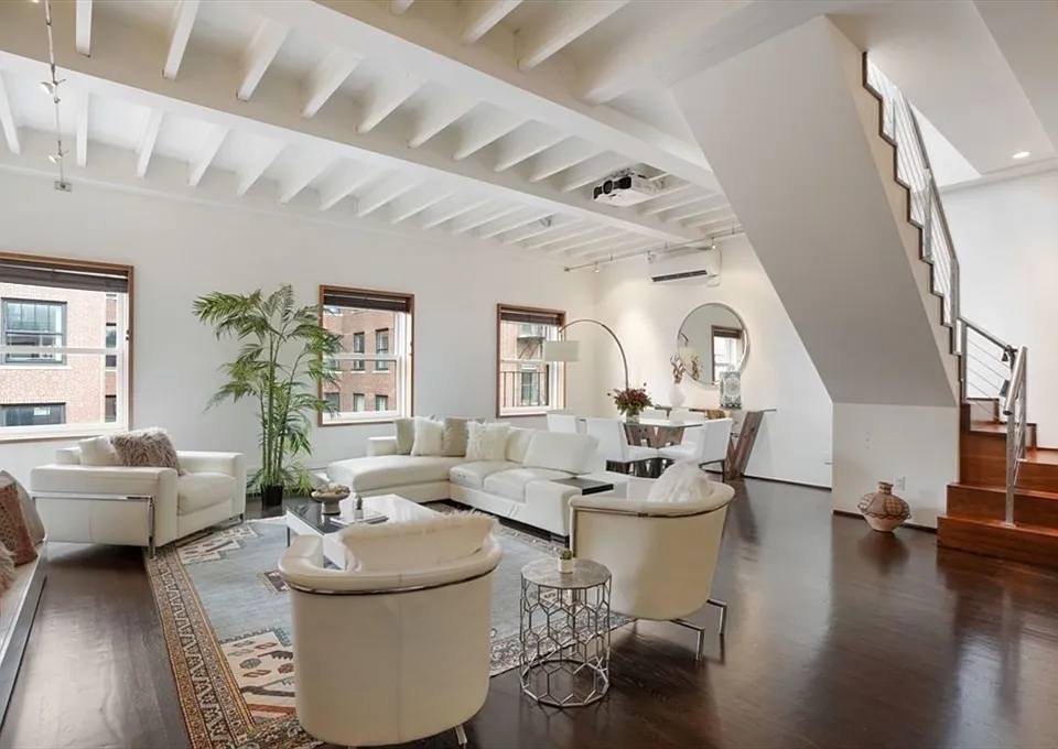 132 Commonwealth Ave #Penthouse 9