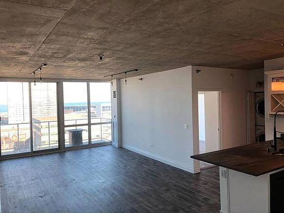 5th image of 1845 S Michigan Ave Unit 1709