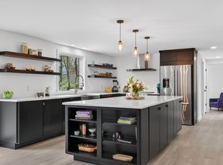 8 Mast Rd, Scarborough, ME 04074